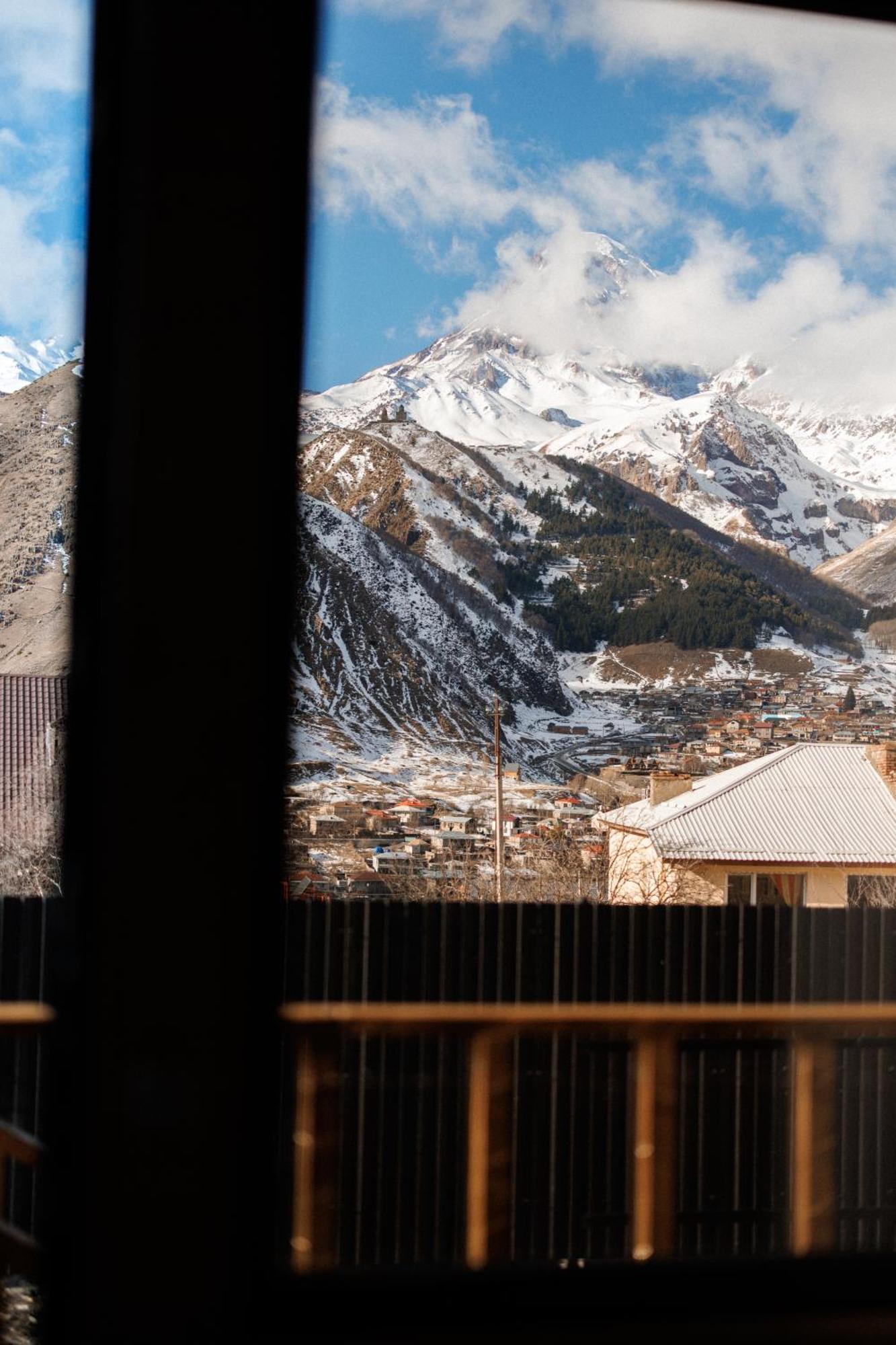 Via Kazbegi Βίλα Εξωτερικό φωτογραφία